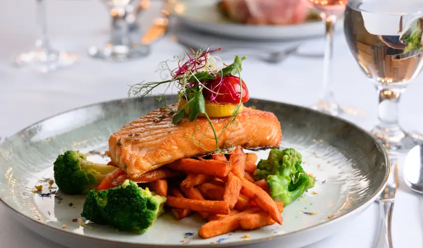 Aranyhomok Hotel Business & Relax Kecskem�t - M�rcius 15. 