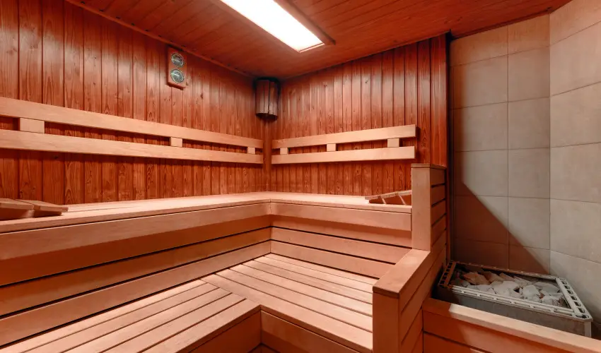 Aranyhomok Hotel Business & Relax Kecskem�t - M�rcius 15. 