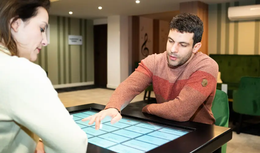 Aranyhomok Hotel Business & Relax Kecskem�t - M�rcius 15. 