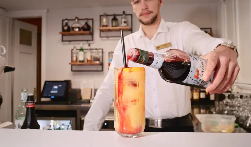 Aranyhomok Hotel Business & Relax Kecskem�t - M�rcius 15. 