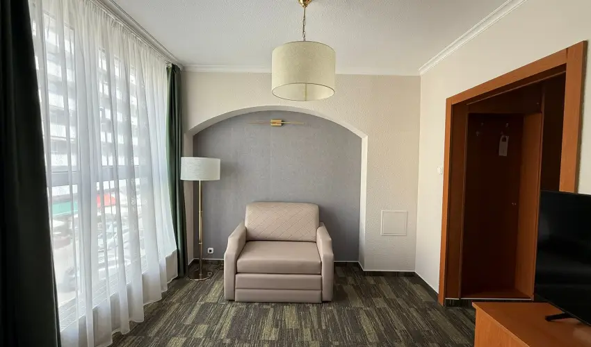 Aranyhomok Hotel Business & Relax Kecskem�t - M�rcius 15. 