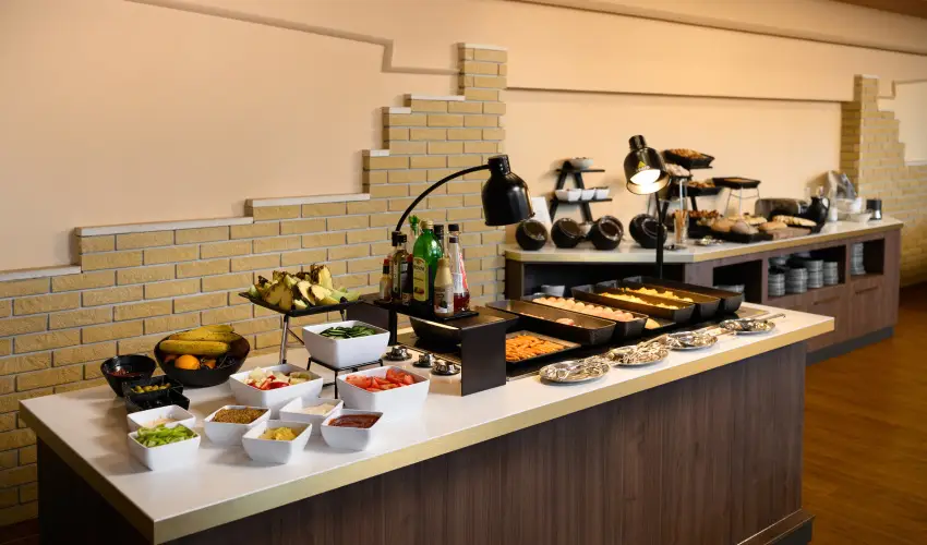 Aranyhomok Hotel Business & Relax Kecskem�t - M�rcius 15. 
