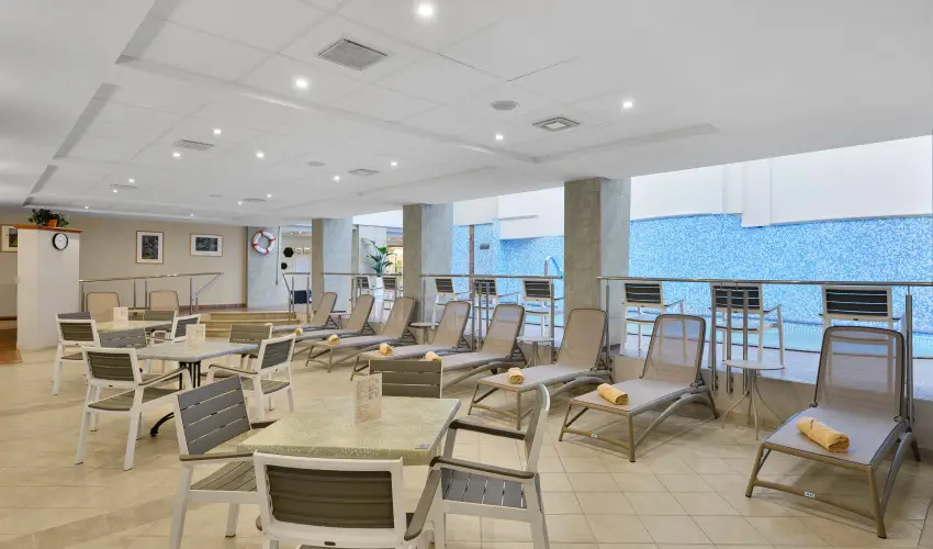 Aranyhomok Hotel Business & Relax Kecskem�t - M�rcius 15. 