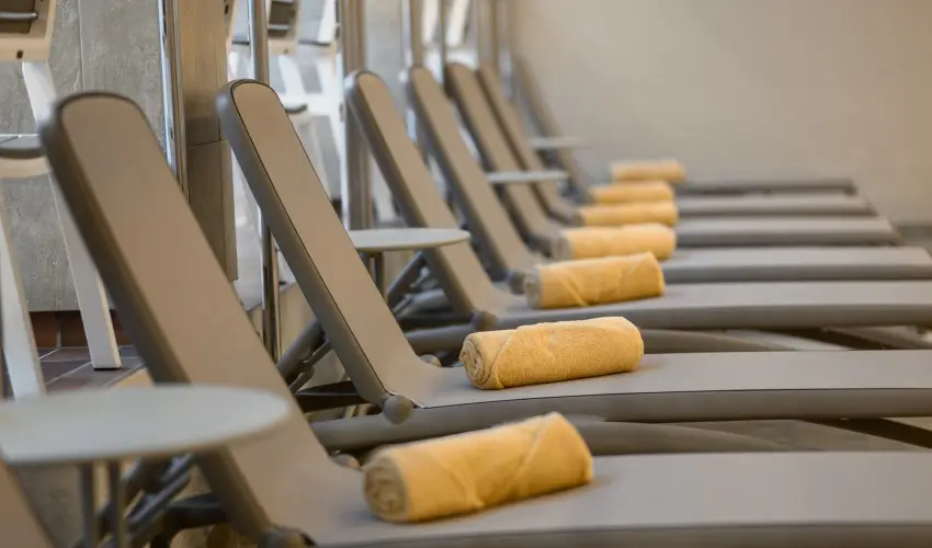 Aranyhomok Hotel Business & Relax Kecskem�t - M�rcius 15. 