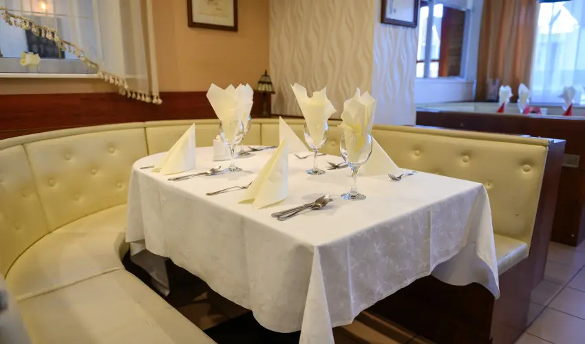 Aranypatk� Panzi� Gy�r�jbar�t - M�rcius 15.