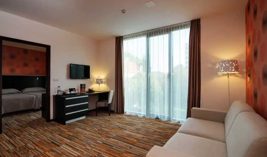 Art Hotel Szeged Szeged - M�rcius 15. 