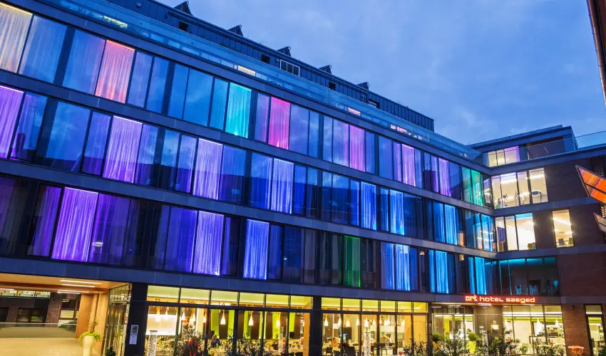 Art Hotel Szeged Szeged - M�rcius 15. 