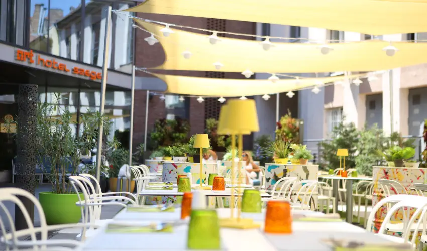 Art Hotel Szeged Szeged - M�rcius 15. 