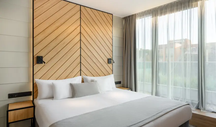 Art Hotel Szeged Szeged - M�rcius 15. (min. 2 �j)