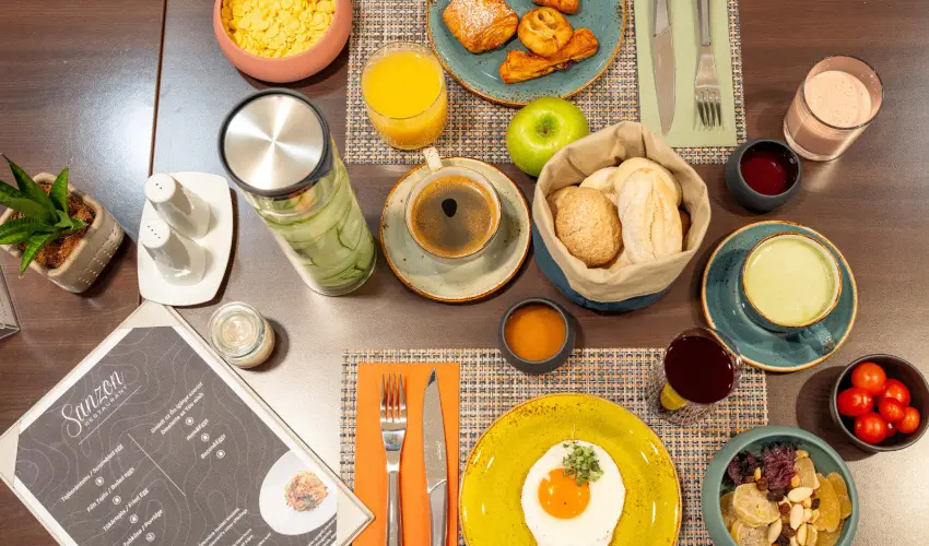 Art Hotel Szeged Szeged - M�rcius 15. (min. 2 �j)