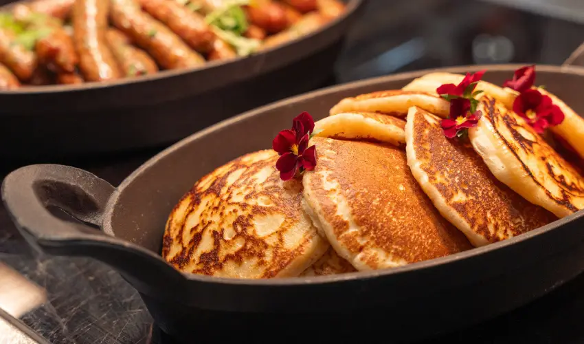 Art Hotel Szeged Szeged - M�rcius 15. (min. 2 �j)