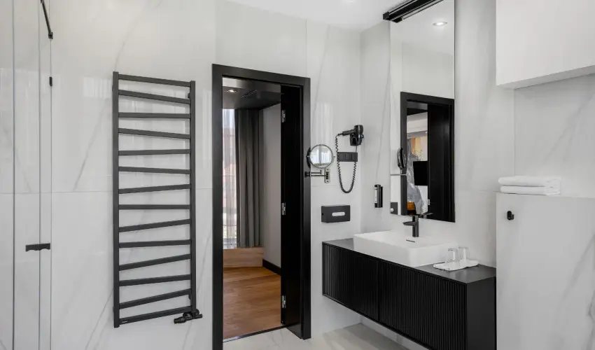 Art Hotel Szeged Szeged - M�rcius 15. (min. 2 �j)