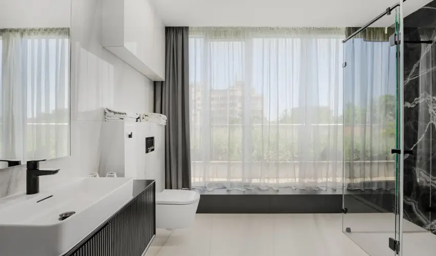 Art Hotel Szeged Szeged - M�rcius 15. (min. 2 �j)