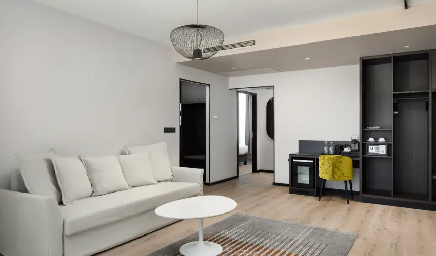 Art Hotel Szeged Szeged - M�rcius 15. (min. 2 �j)