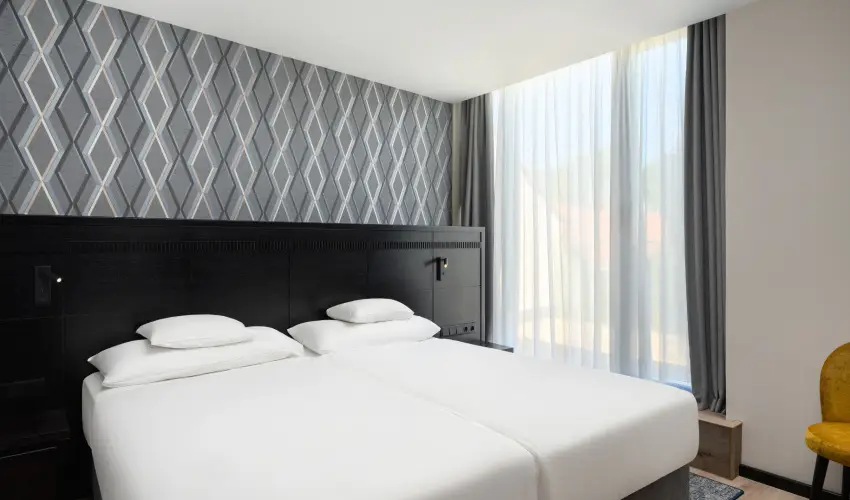 Art Hotel Szeged Szeged - M�rcius 15. (min. 2 �j)