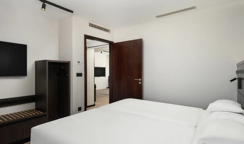 Art Hotel Szeged Szeged - M�rcius 15. (min. 2 �j)