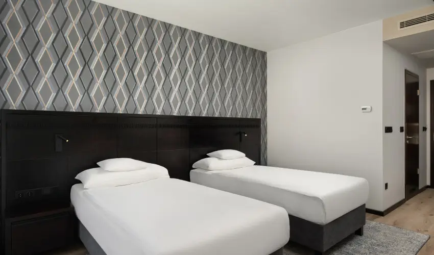 Art Hotel Szeged Szeged - M�rcius 15. (min. 2 �j)