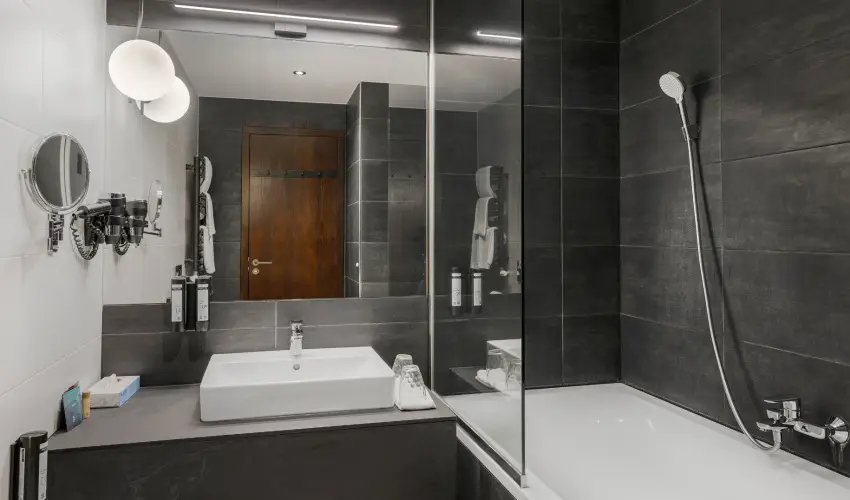 Art Hotel Szeged Szeged - M�rcius 15. (min. 2 �j)