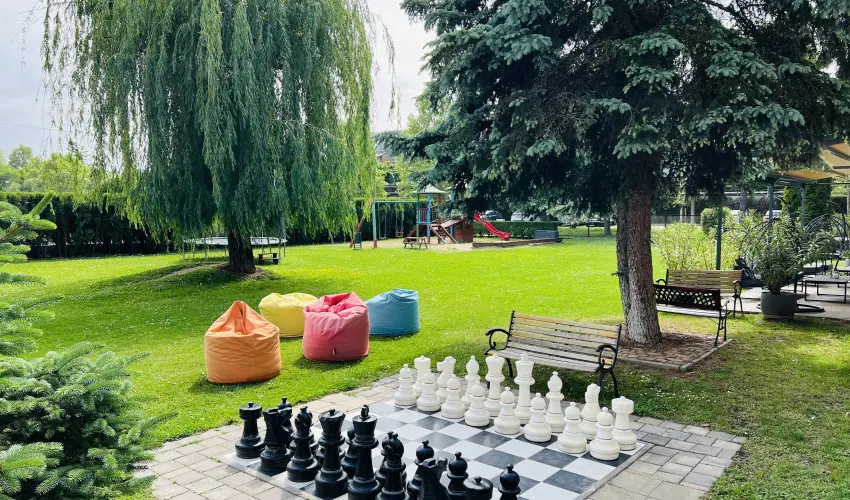 Art Hotel Zalakaros - M�rcius 15. 