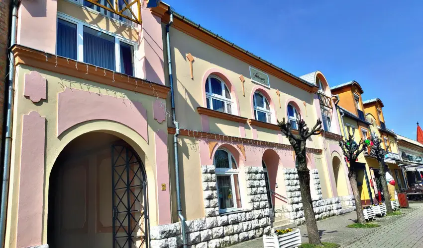 �trium Hotel Hark�ny - M�rcius 15.