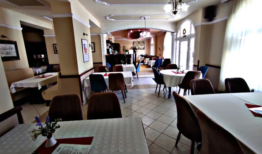�trium Hotel Hark�ny - M�rcius 15.
