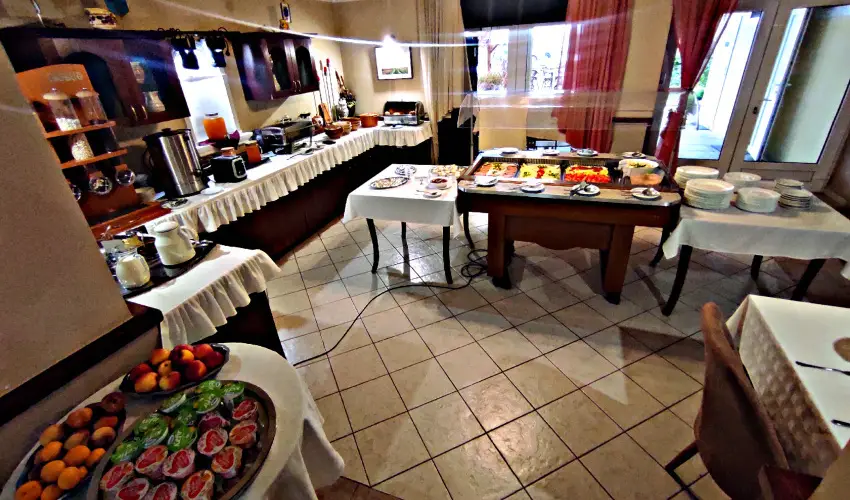 �trium Hotel Hark�ny - M�rcius 15.