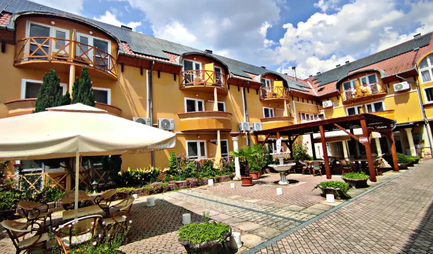 �trium Hotel Hark�ny - M�rcius 15.