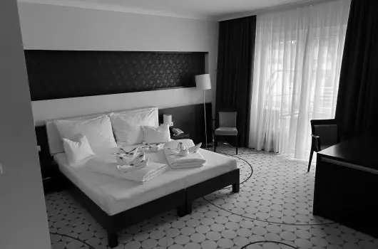 Aurora Hotel - M�rcius 15. 