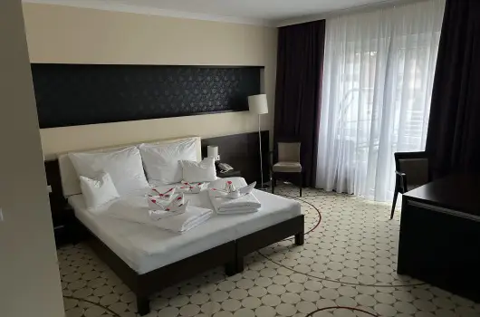 Aurora Hotel - M�rcius 15. 