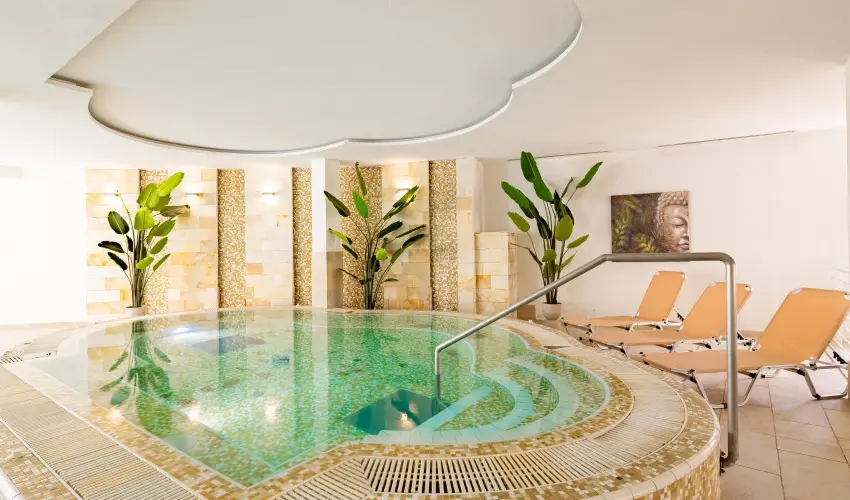 Aurora Hotel Miskolctapolca - M�rcius 15. 