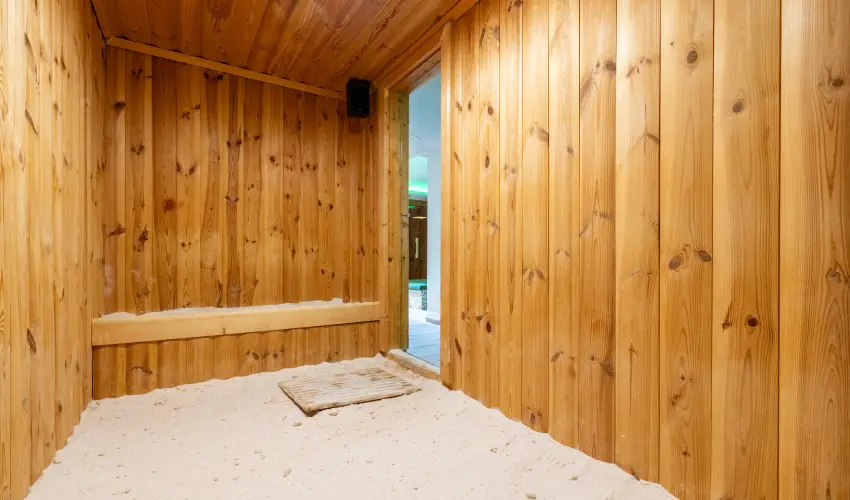 Aurora Hotel Miskolctapolca - M�rcius 15. 