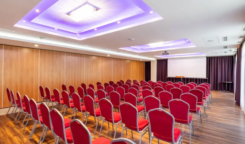 Aurora Hotel Miskolctapolca - M�rcius 15. 