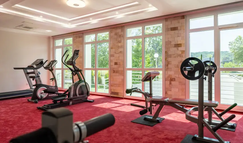 Aurora Hotel Miskolctapolca - M�rcius 15. 