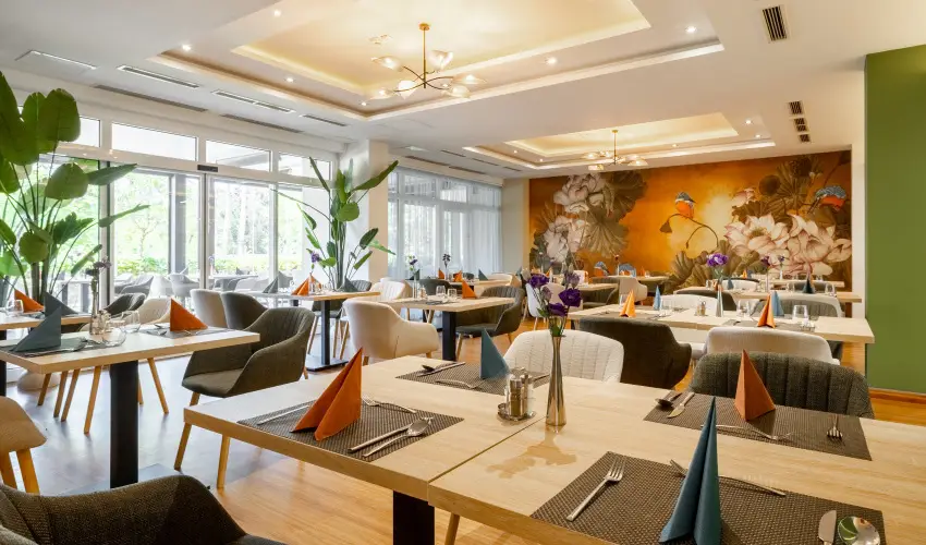 Aurora Hotel Miskolctapolca - M�rcius 15. 