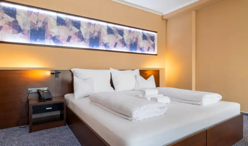 Aurora Hotel Miskolctapolca - M�rcius 15. 