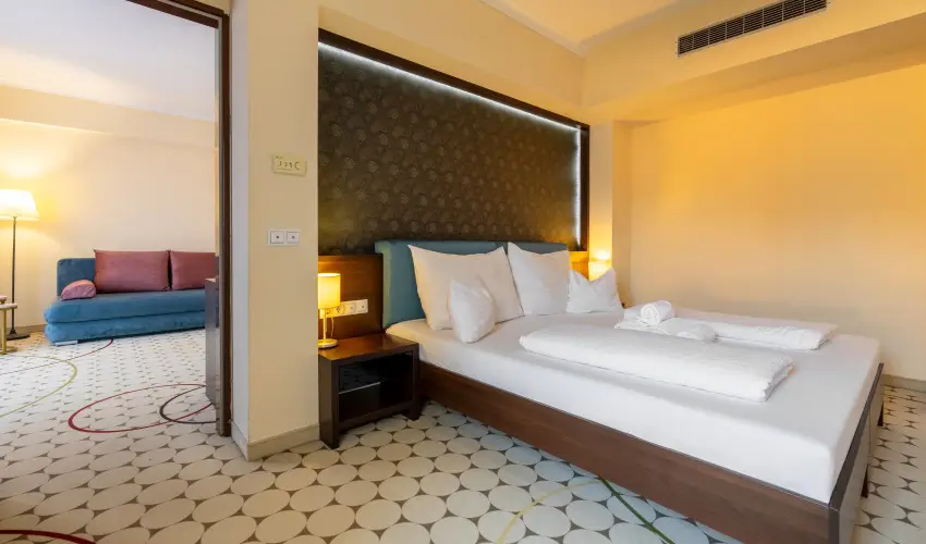 Aurora Hotel Miskolctapolca - M�rcius 15. 