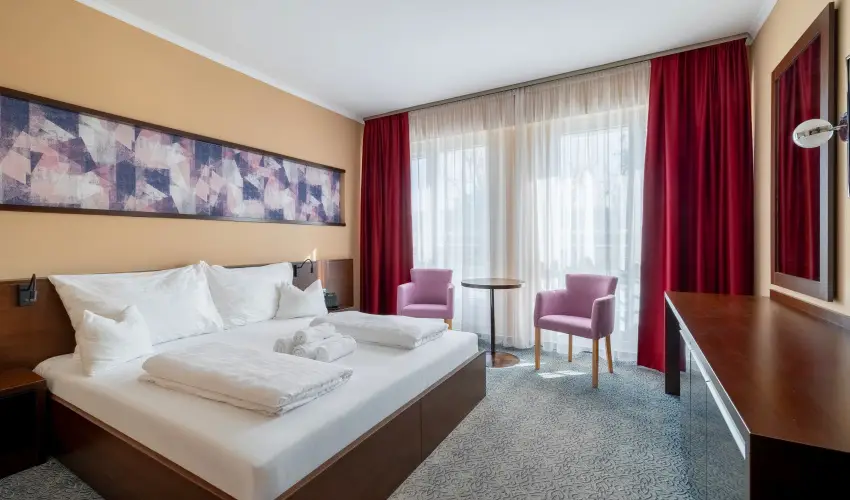 Aurora Hotel Miskolctapolca - M�rcius 15. 