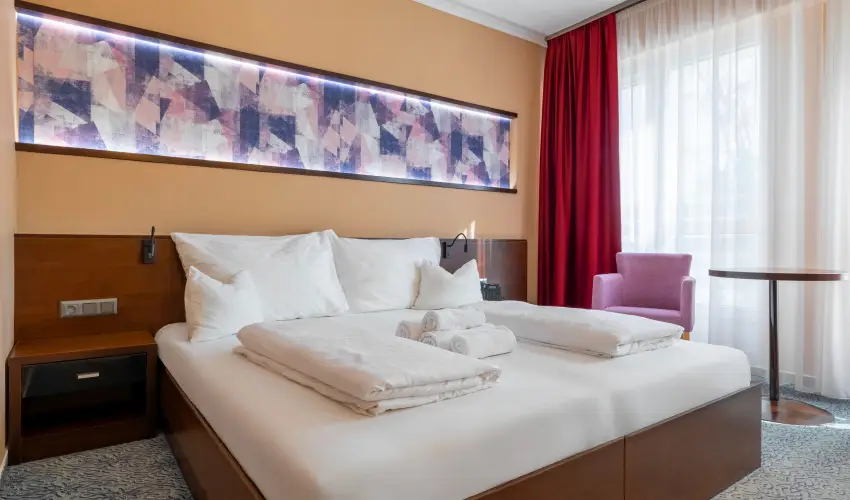 Aurora Hotel Miskolctapolca - M�rcius 15. 