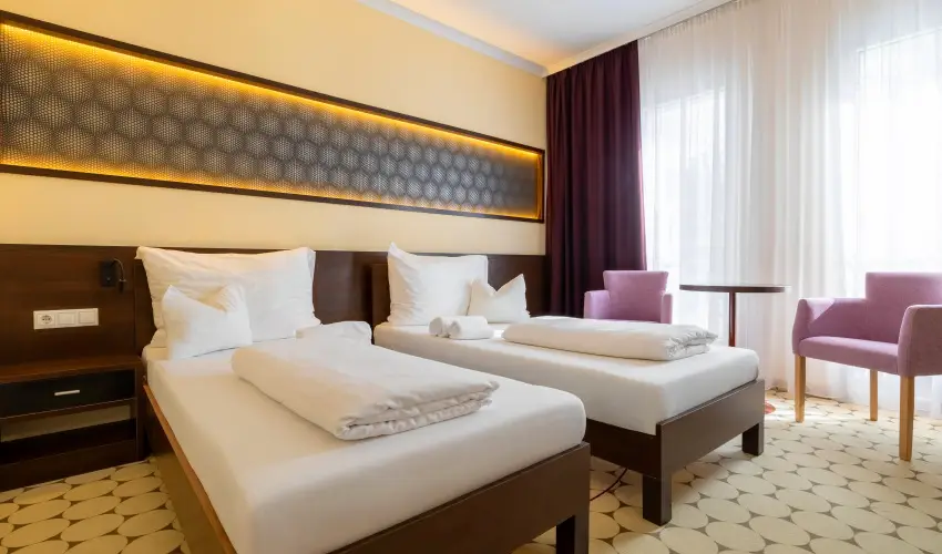 Aurora Hotel Miskolctapolca - M�rcius 15. 