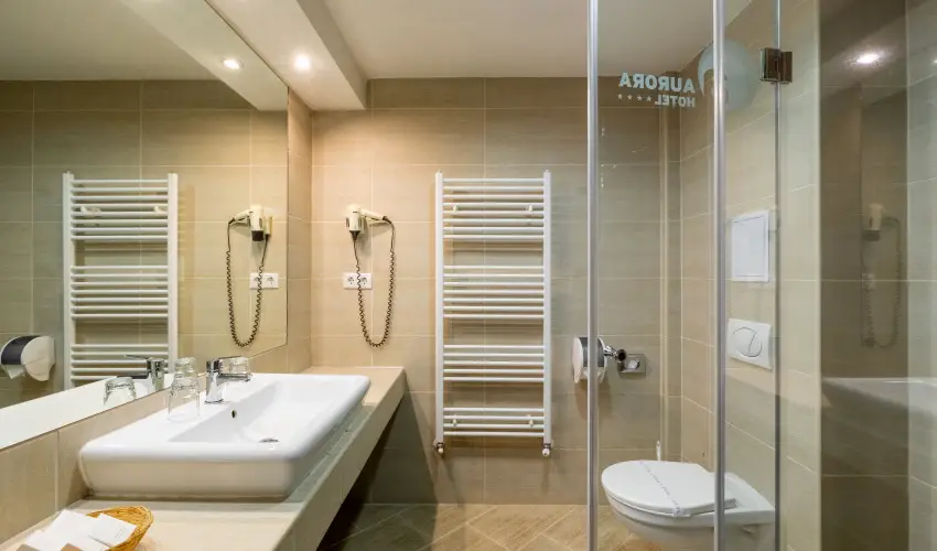 Aurora Hotel Miskolctapolca - M�rcius 15. 