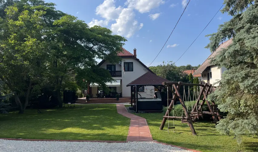 Aventurin House R�vf�l�p - M�rcius 15. (min. 2 �j)