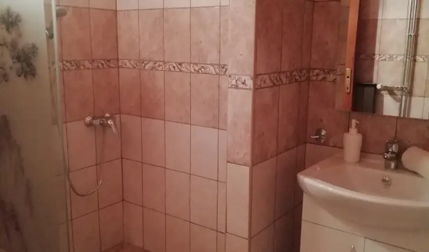 Balla Apartmanh�z Si�fok - M�rcius 15. (min. 2 �j)