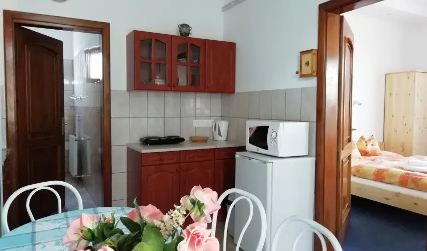 Balla Apartmanh�z Si�fok - M�rcius 15. (min. 2 �j)