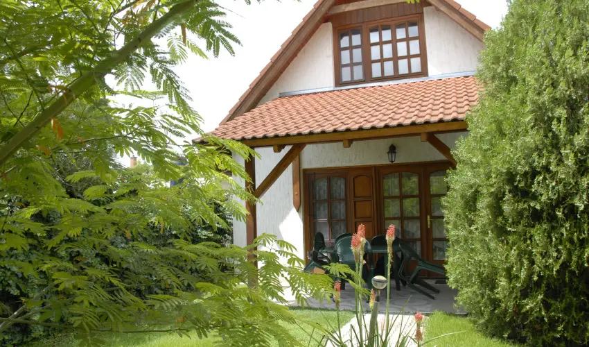 Balla Apartmanh�z Si�fok - M�rcius 15. (min. 2 �j)