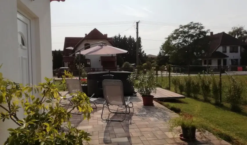Balla Apartmanh�z Si�fok - M�rcius 15. (min. 2 �j)