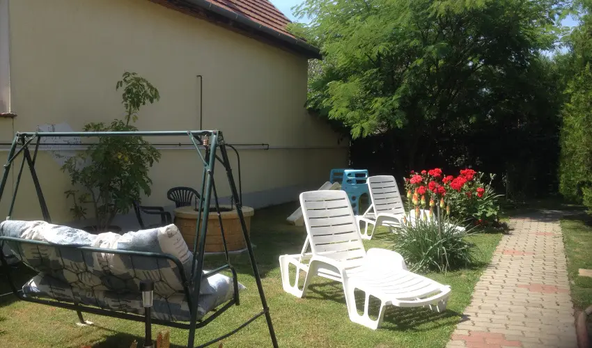 Balla Apartmanh�z Si�fok - M�rcius 15. (min. 2 �j)