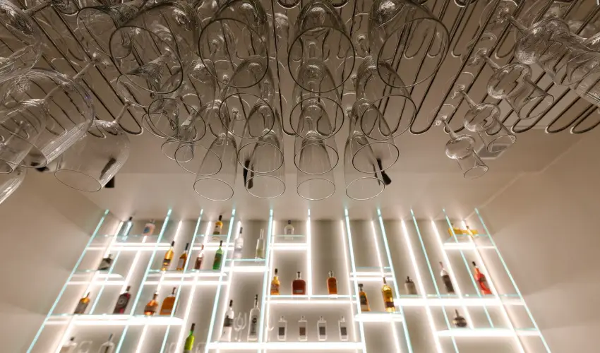 Barka Gal�ria Hotel �s �tterem T�llya - M�rcius 15.