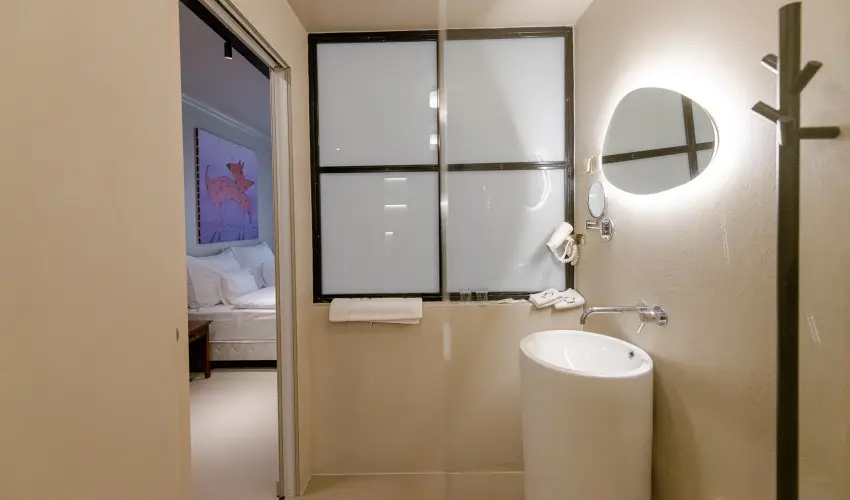 Barka Gal�ria Hotel �s �tterem T�llya - M�rcius 15.