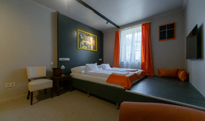 Barka Gal�ria Hotel �s �tterem T�llya - M�rcius 15.