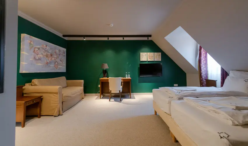 Barka Gal�ria Hotel �s �tterem T�llya - M�rcius 15.